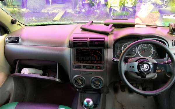 TOYOTA AVANZA