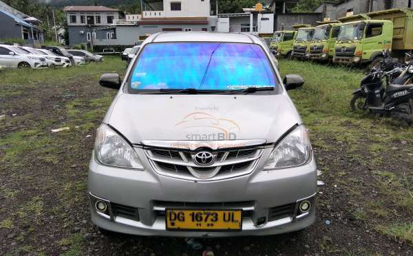 TOYOTA AVANZA
