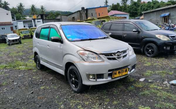TOYOTA AVANZA