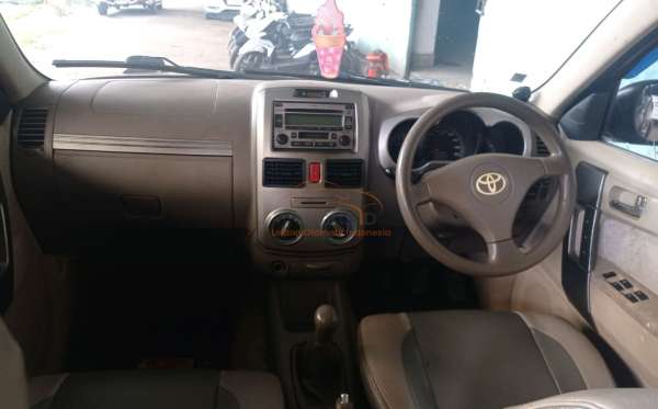 TOYOTA RUSH