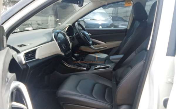 WULING Almaz 1.5LT LUX + SC CVT (4X2) A/T
