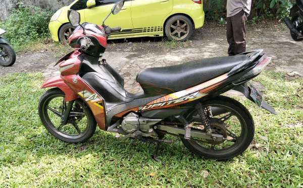 YAMAHA JUPITER Z1 CW