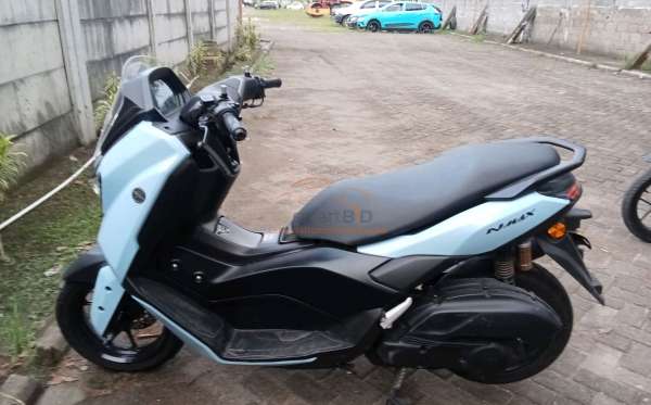 YAMAHA NMAX