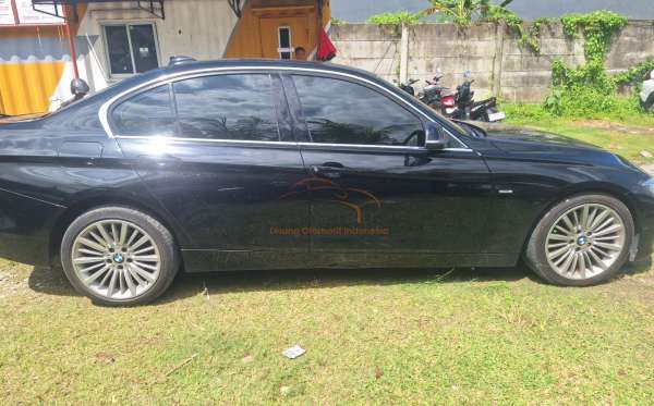BMW 328i CKD