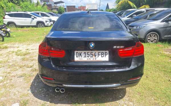 BMW 328i CKD