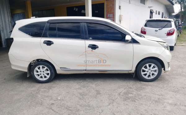 DAIHATSU  SIGRA  R