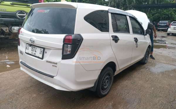 DAIHATSU SIGRA