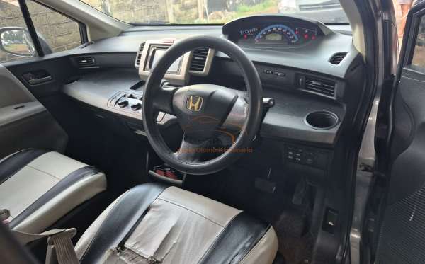 HONDA FREED GB3 1.5 E