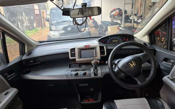 HONDA FREED GB3 1.5 E
