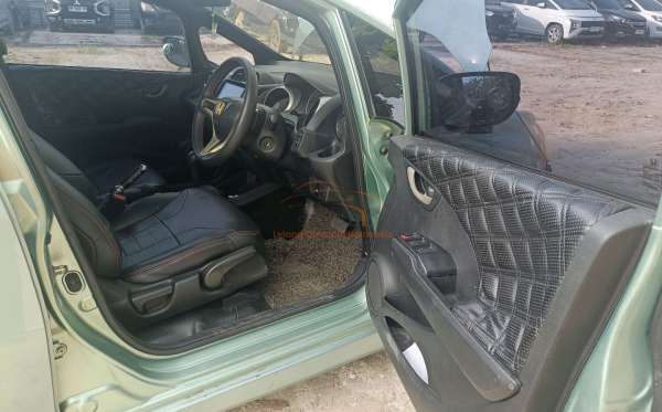 HONDA JAZZ GE8 1.5 E