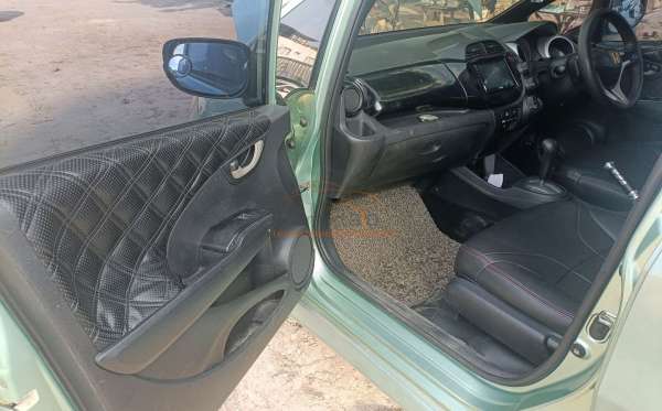 HONDA JAZZ GE8 1.5 E