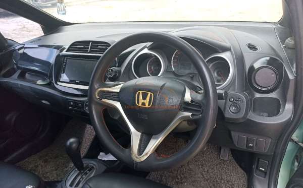 HONDA JAZZ GE8 1.5 E