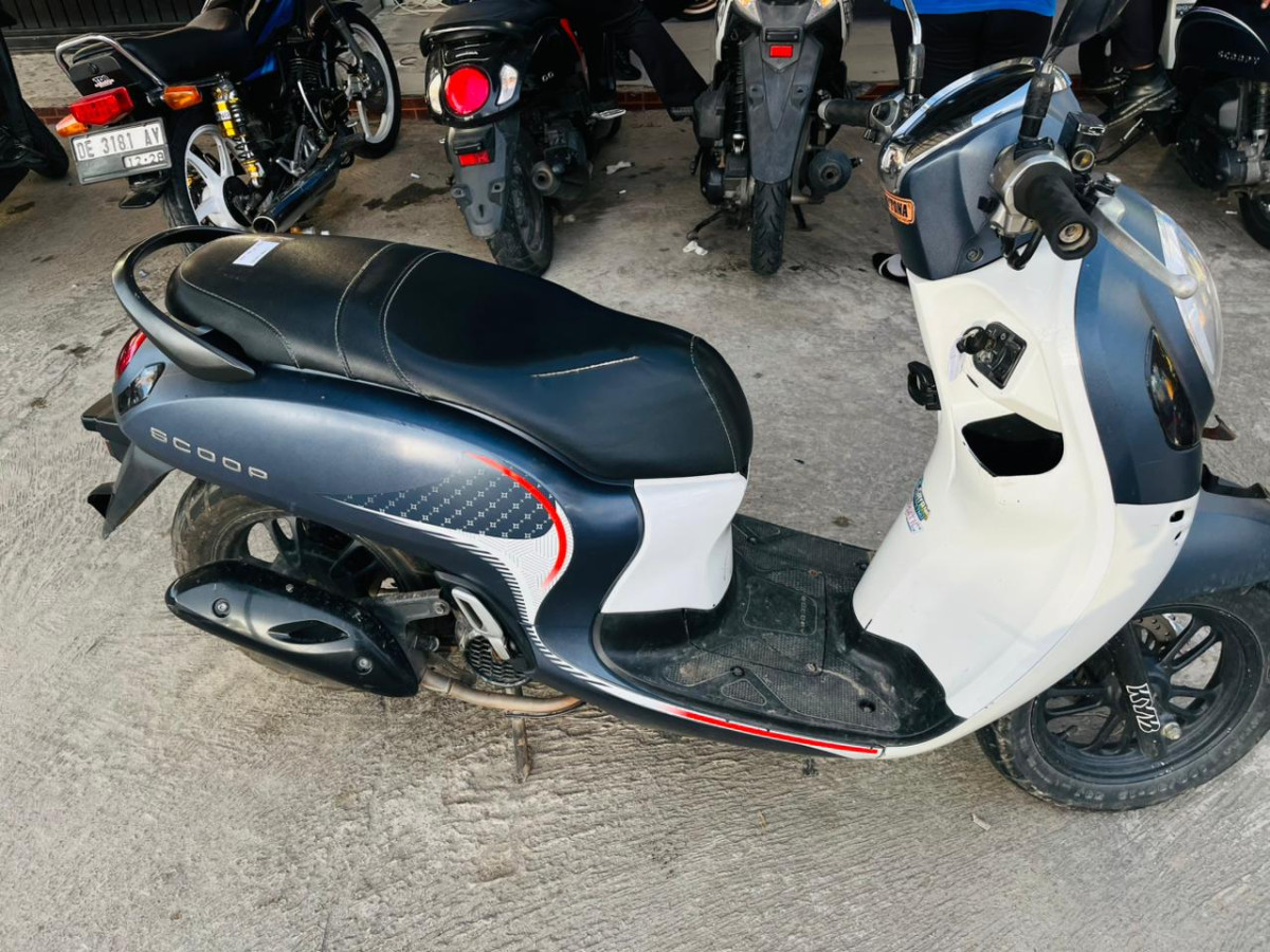HONDA SCOOPY SPORTY