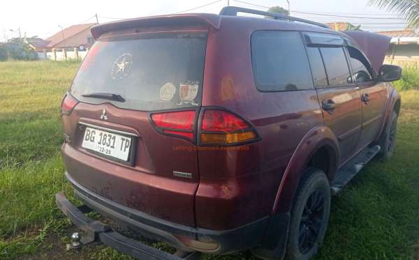 MITSUBISHI PAJERO SPORT 2.5 D EXCEED (4X2)
