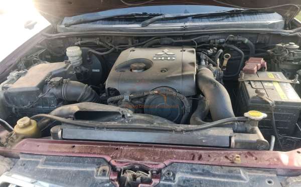 MITSUBISHI PAJERO SPORT 2.5 D EXCEED (4X2)