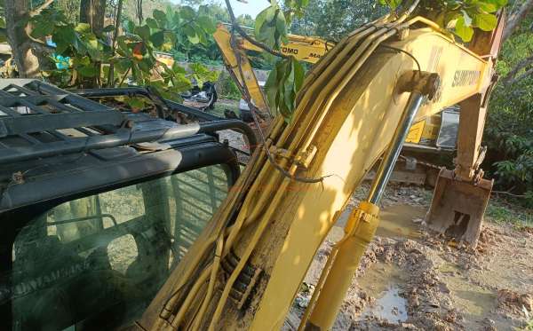 SUMITOMO EXCAVATOR SH210F-6