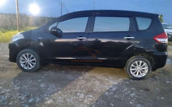 SUZUKI  ERTIGA  SDX