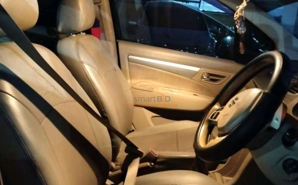 SUZUKI  ERTIGA  SDX