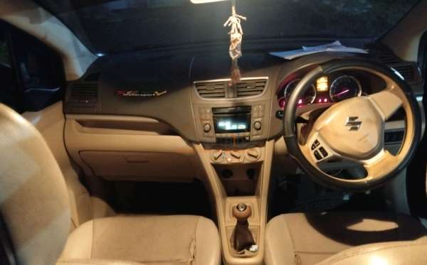 SUZUKI  ERTIGA  SDX