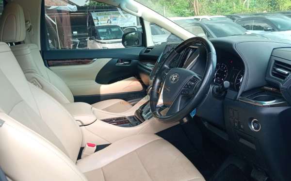 TOYOTA ALPHARD 2.5 G