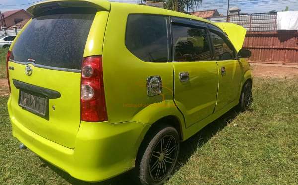 TOYOTA AVANZA 1.3 E
