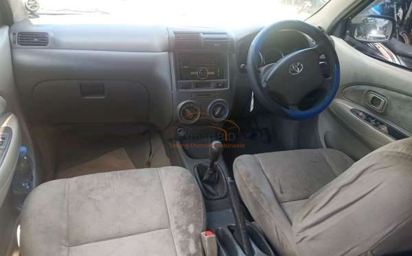TOYOTA AVANZA 1.3 E