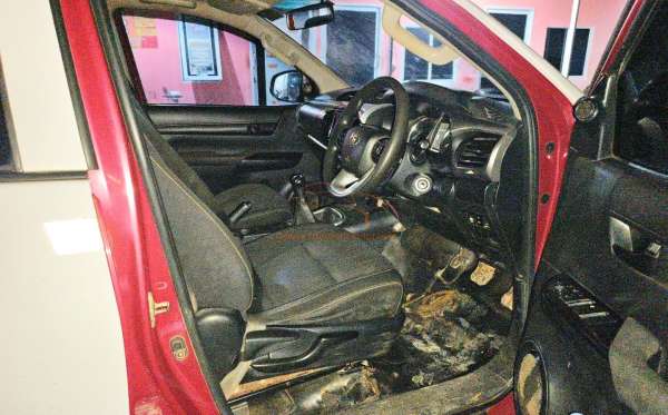 TOYOTA HILUX 2.4G DC 4X4