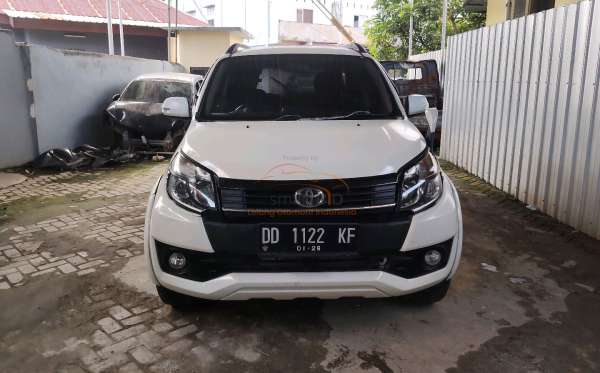 TOYOTA RUSH