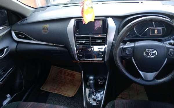 TOYOTA YARIS S