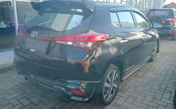 TOYOTA YARIS S