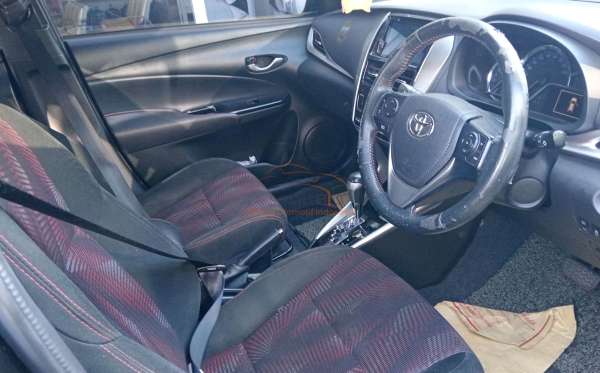 TOYOTA YARIS S