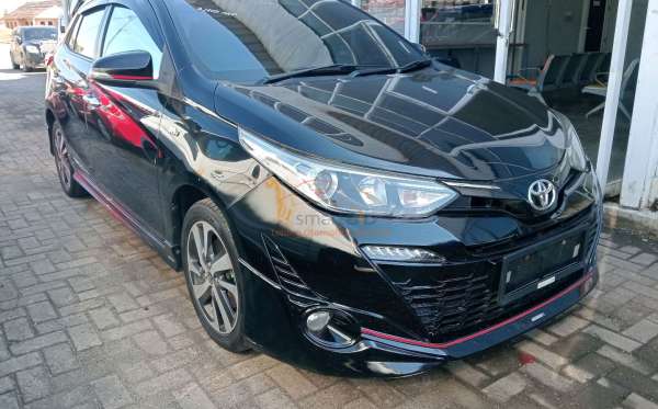 TOYOTA YARIS S
