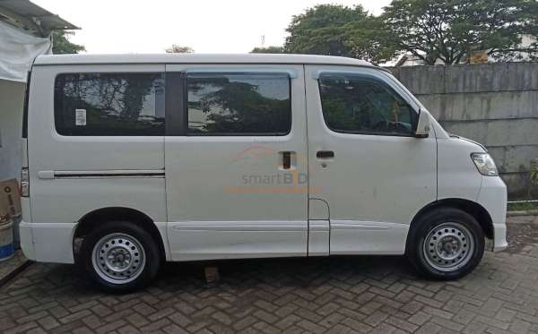 DAIHATSU LUXIO D