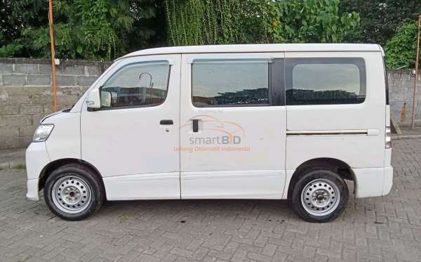 DAIHATSU LUXIO D