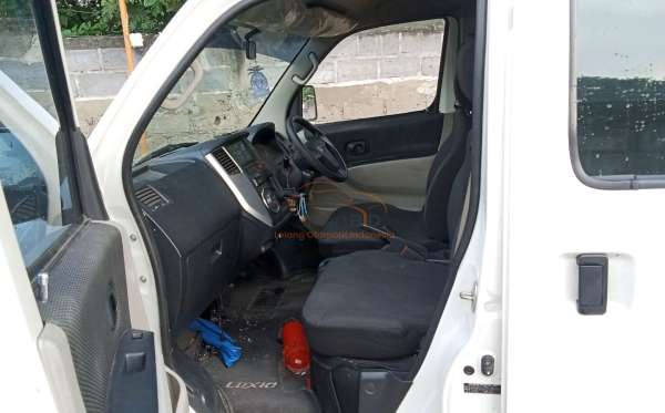 DAIHATSU LUXIO D