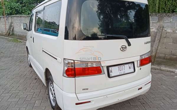 DAIHATSU LUXIO D