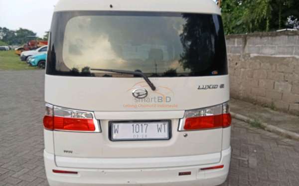 DAIHATSU LUXIO D