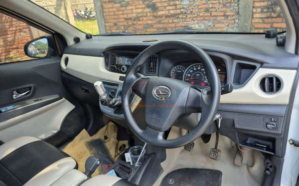 DAIHATSU SIGRA R