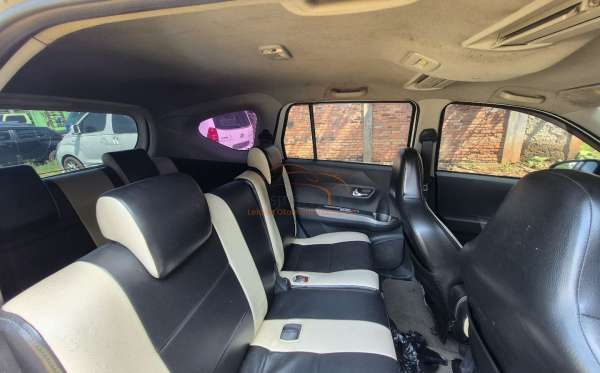 DAIHATSU SIGRA R