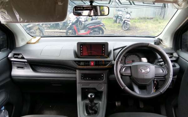 DAIHATSU XENIA