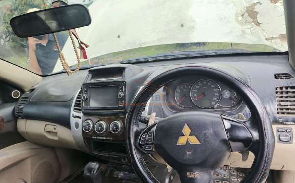 MITSUBISHI PAJERO SPORT 2.5HP-E