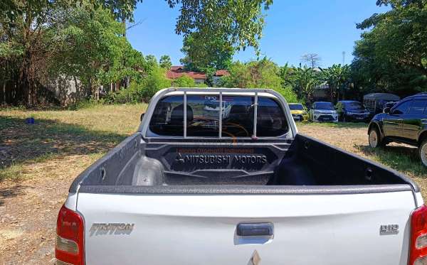 MITSUBISHI TRITON