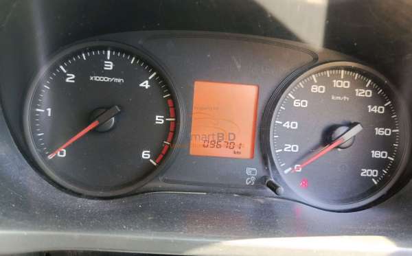 MITSUBISHI TRITON