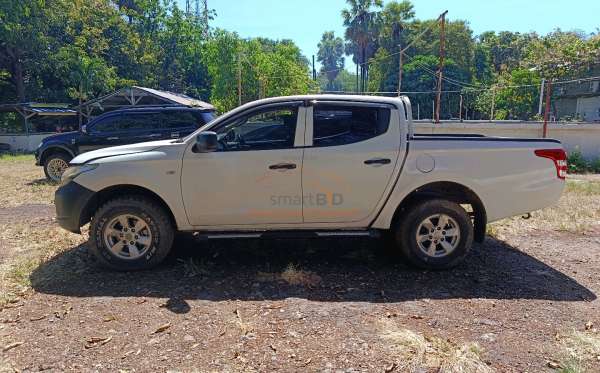 MITSUBISHI TRITON
