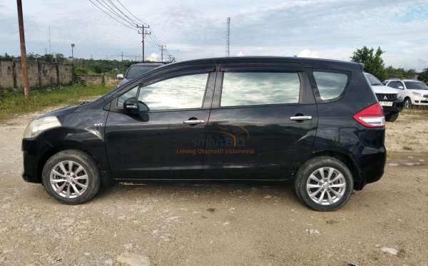 SUZUKI  ERTIGA  SDX