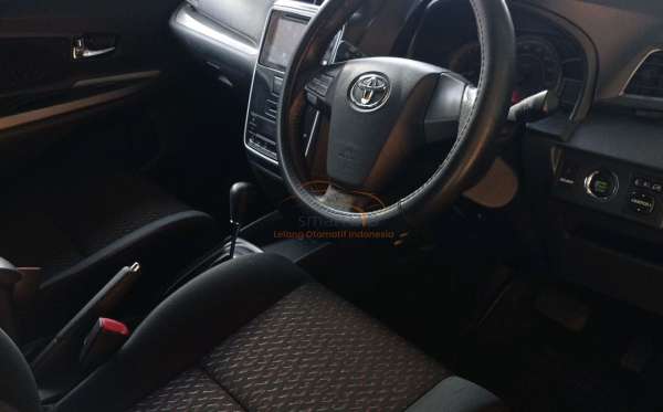 TOYOTA AVANZA VELOZ