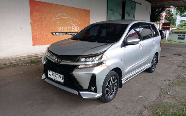 TOYOTA AVANZA VELOZ