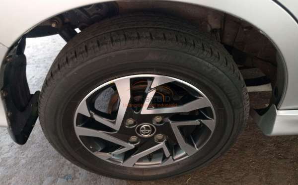 TOYOTA AVANZA VELOZ