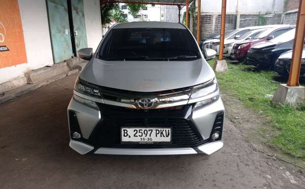 TOYOTA AVANZA VELOZ