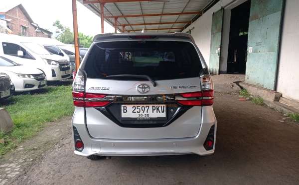 TOYOTA AVANZA VELOZ